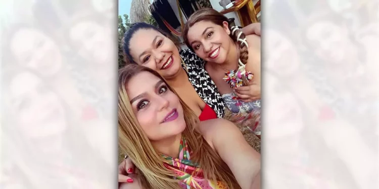 Luz Rosette cumplió años y la acompañaron Maritza Barranco y Elena Arellanos en Puerto Escondido.