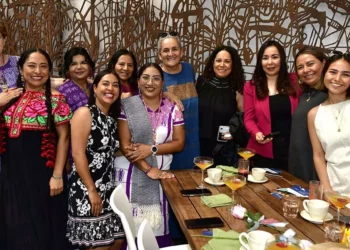 Fotos: Rubén Morales // Mujeres restauranteras de Oaxaca fueron reconocidas por CANIRAC durante un desayuno.