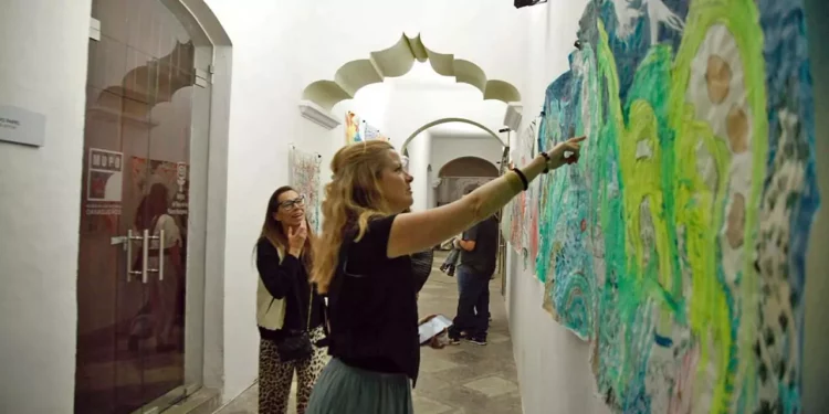 Sofía Nordman presenta su propuesta creativa en el Museo de los Pintores Oaxaqueños.