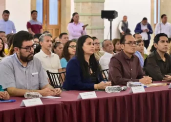 Foto: Gobierno de Oaxaca // Burócratas presentaron su pliego petitorio laboral para este 2026.
