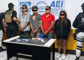 Las cuatro personas identificadas como E. G. H. G., J. M. C., E. G. R. y S. B. V., se encontraban en posesión de las sustancias ilícitas.