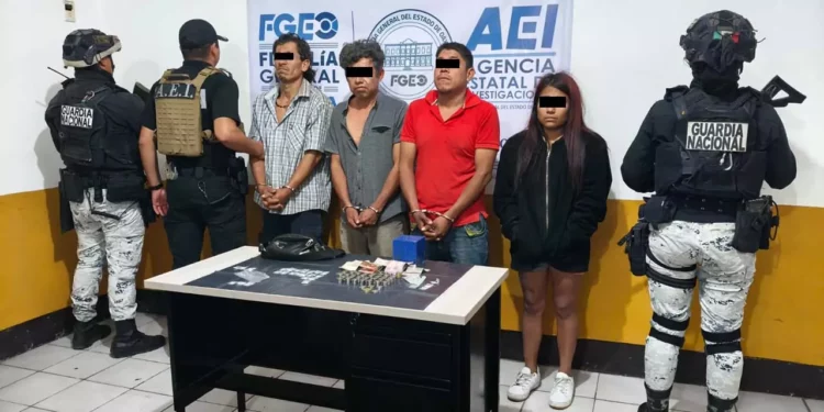 Las cuatro personas identificadas como E. G. H. G., J. M. C., E. G. R. y S. B. V., se encontraban en posesión de las sustancias ilícitas.