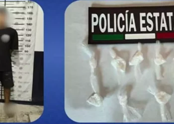 Le hallaron envoltorios con una sustancia similar a un narcótico.