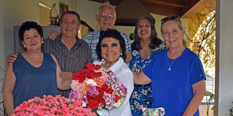 Fotos: cortesía // Los buenos deseos y felicitaciones para la festejada no pudieron faltar este día.