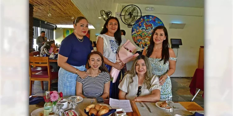 Fotos: Rubén Morales // Geydi Ríos, Gudelia Primo, Lilí Montero, Xóchitl Zamarripa y Claudia Villegas.