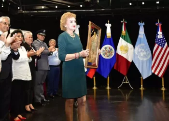 Martha Esperanza Cruz Ruíz González recibió el reconocimiento internacional “Mujer Excepcional Constructora de Paz 2026”.