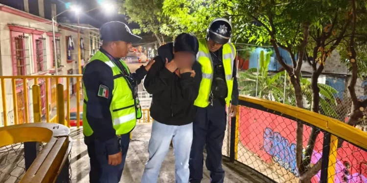 Tras una exitosa labor de convencimiento, el joven de 21 años fue puesto bajo resguardo y recibió apoyo psicológico.