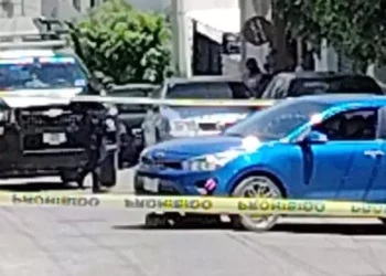 A la luz del día asesinan a un hombre en Huajuapan; la zona fue sitiada por fuerzas estatales.