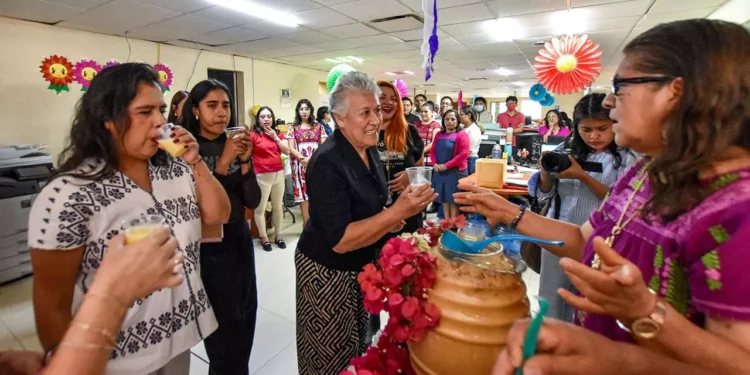 Foto: Cobao // Delfina Guzmán convirtió la celebración de la Samaritana en un acto político con la presencia de figuras públicas como Laura Estrada Mauro.
