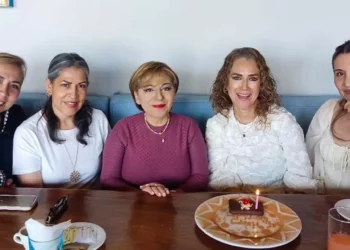 Foto: Rubén Morales // Lily González celebró acompañada de Ofe Amaya, Lety Vásquez, Sandra Palacios y Debby Niño de Rivera.