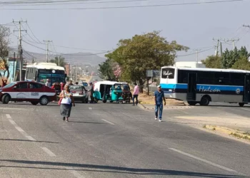Bloqueo en el crucero de La Y en Zaachila; estas son las rutas alternas para evitar la zona