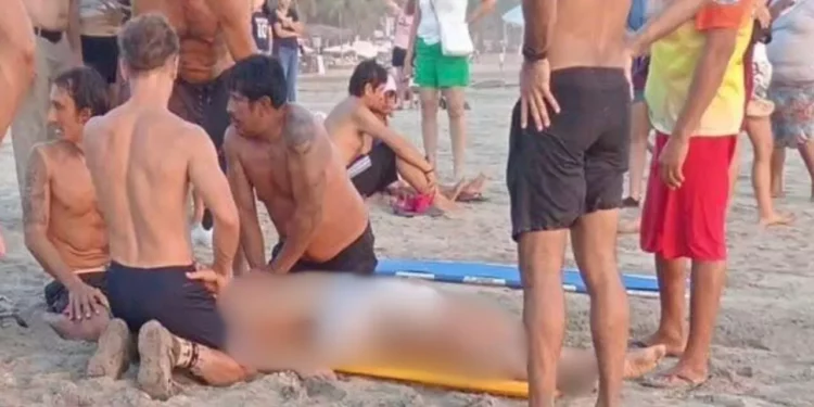 ¡Tragedia en Zicatela! Extranjero muere ahogado por fuertes olas en Puerto Escondido