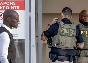Foto: Agencias // Angustia por presencia de agentes del ICE en aeropuertos de EU.