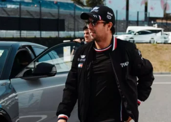 ¡Día de pesadilla para Checo Pérez en el GP de Japón! Choque, fallas y fuertes insultos de George Russell