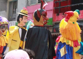 Coloridos matachines y música tradicional marcaron el cierre de la festividad de San José.