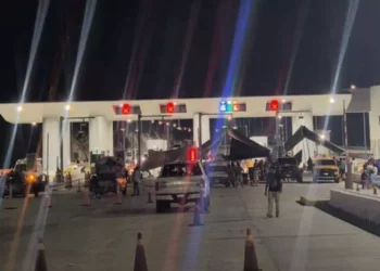 Foto: redes sociales // Con acuerdos mínimos, persiste el bloqueo a la supercarretera Barranca Larga-Ventanilla