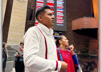 Destacó la importancia de mantener vivas las lenguas indígenas como base fundamental de la identidad cultural.