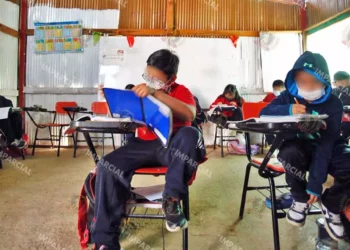 EL IMPARCIAL recorrió el lugar y las aulas solo para testimoniar el cúmulo de carencias con pupitres, sillas, pizarrones y mobiliario escolar reciclado.