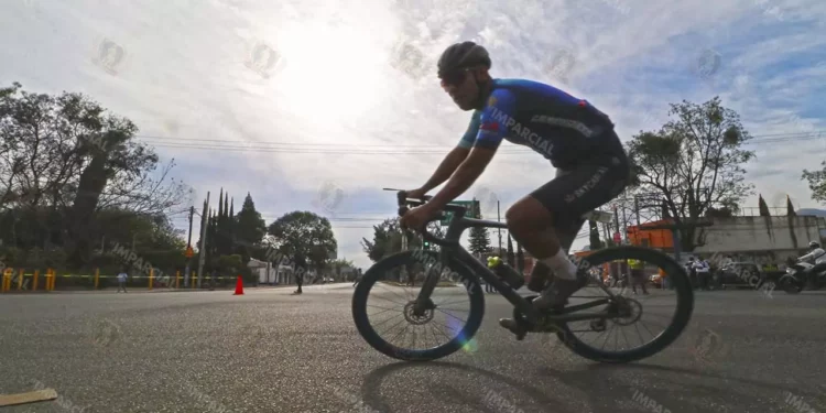 En Zaachila se realizó la Clásica Ciclista del Barrio de San José.