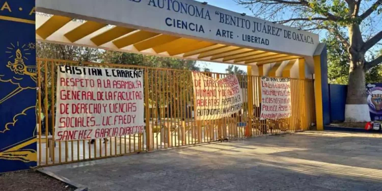 Foto: redes sociales // El campus de la UABJO cumple una semana sin actividad académica.