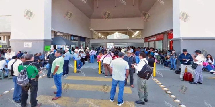 Foto: Archivo El Imparcial // El magisterio oaxaqueño contempla la toma de distintas plazas comerciales.
