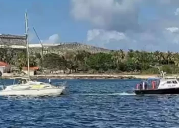Rescate en el Caribe: Catamaranes “Friendship” y “Tiger Moth” llegan a salvo a La Habana