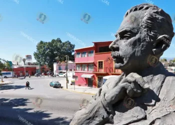 Foto: Adrián Gaytán // En Oaxaca, ni quien se acordara del artífice de la expropiación petrolera: Lázaro Cárdenas.