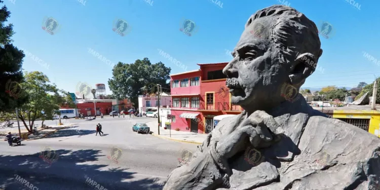Foto: Adrián Gaytán // En Oaxaca, ni quien se acordara del artífice de la expropiación petrolera: Lázaro Cárdenas.