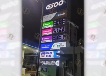 Foto: Pedro Silva // En varias estaciones ubicadas en la periferia de la ciudad de Oaxaca ya se vende hasta en 29.37 pesos.