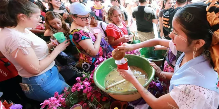 Entre aguas de sabores, los oaxaqueños que recrearon el encuentro de Jesús con la mujer de Samaritana.