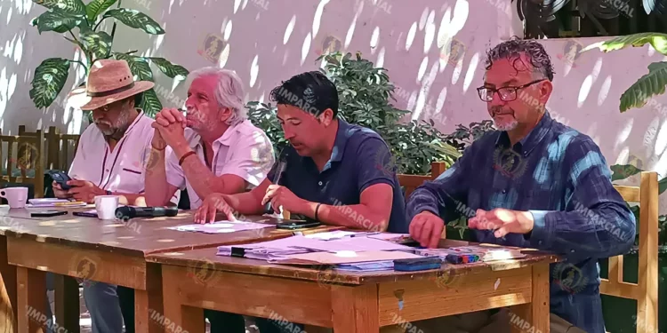 Foto: Lisbeth Mejía // Especialistas advirtieron sobre las anomalías y daños ambientales a causa de la presa Mujer Solteca, en la sierra Sur.