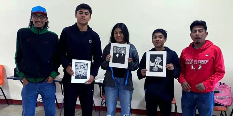 El arte como refugio emocional: Estudiantes mixes crean fanzines en Santa María Alotepec