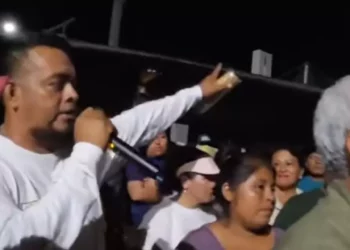 Colotepec mantiene bloqueo a súper a la Costa