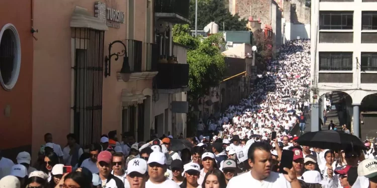 Miles marchan por Kimberly: comunidad de la UAEM exige justicia