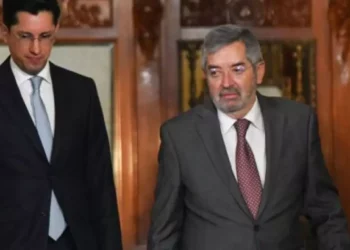 Muertes de mexicanos bajo custodia de ICE tensan relación bilateral