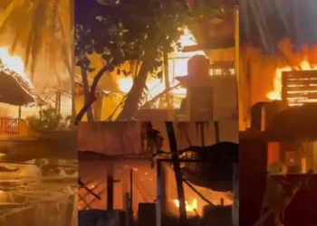 VIDEOS | ¡Infierno en Punta Zicatela! Voraz incendio reduce a cenizas, al menos, 20 restaurantes en plena zona turística
