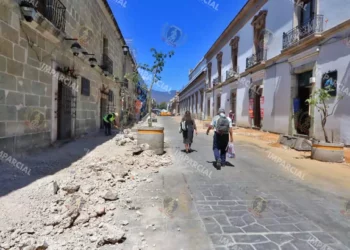 Foto: Adrián Gaytán // Incumplimiento de acuerdos y escombros abandonados, la queja de mercaderes del 20 de noviembre.