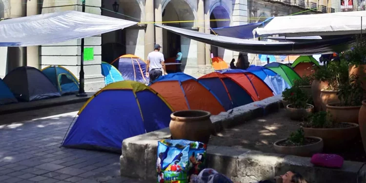 Paro de 72 horas, con todo y plantón de la S-22 en el zócalo