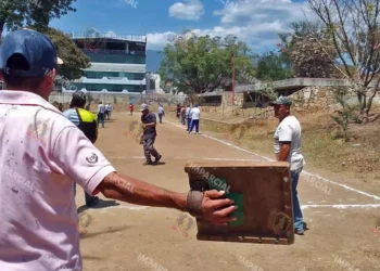 Fotos: Leobardo García Reyes // San Agustín Amatengo fue el ganador del Torneo de Pelota Mixteca.