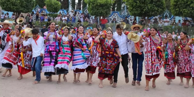 La festividad concluyó en un ambiente de paz, tradición y convivencia.