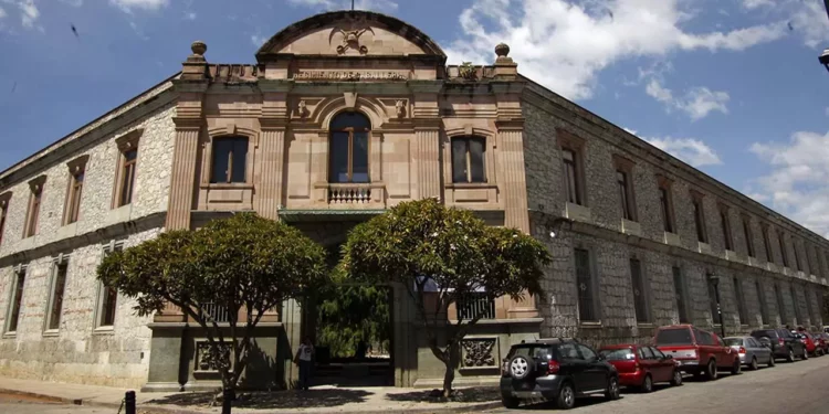 La hemeroteca del estado fue fundada a iniciativa del señor Néstor Sánchez Hernández, siendo gobernador el licenciado Fernando Gómez Sandoval.