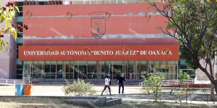 Foto: Adrián Gaytán // La posición oficial de la UABJO se centra en negar el ciberataque.