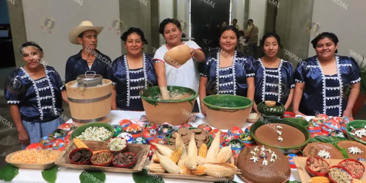 Foto: Adrián Gaytán // Las delicias de la gastronomía oaxaqueña, en un feria comunitaria.
