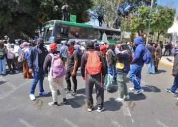 Los estudiantes normalistas acordaron retornar a las aulas y suspender las movilizaciones en la capital oaxaqueña.