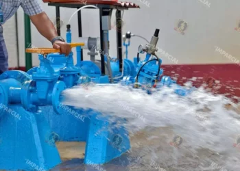 Foto: Archivo El Imparcial // Paradoja, hay tubería, pero Soapa no abastece agua. O lo que es lo mismo, el gobierno reparte tinacos, pero espera a que lleguen las lluvias.