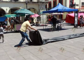 Foto: Adrián Gaytán // Por la tarde, cientos de maestros comenzaron a retirar sus casas de campañas.