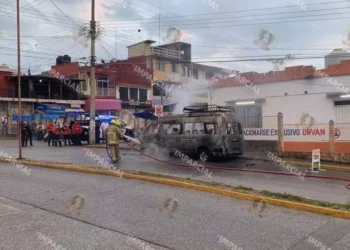 Fotos: Fernando Santiago // Se incendió en calles del centro de Matías Romero.