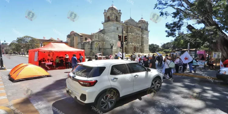 Foto: Adrián Gaytán // El bloqueo se realizó como forma de presión a las autoridades en la solución a esta demanda.