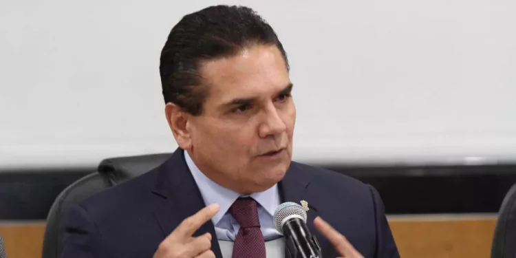 Giran orden de aprehensión contra Silvano Aureoles por masacre de Arantepacua