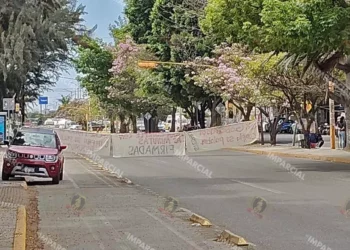 Foto: Jesús Santiago // Sindicalistas de la UABJO no respetan ni la Semana Santa.